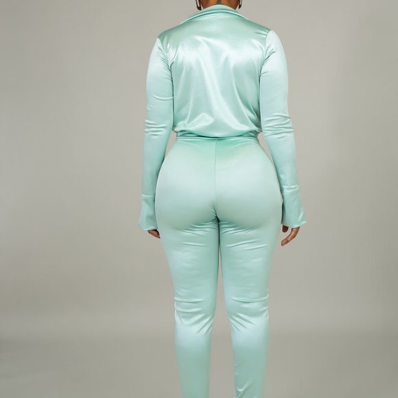 Satin Two Piece Outfit - Picture 4 of 5